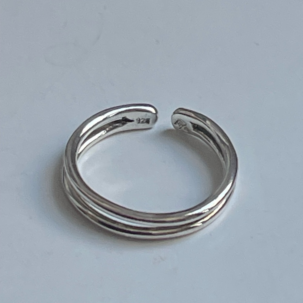 Silver Butterfly Adjustable toe Rings - Picture 3 of 9